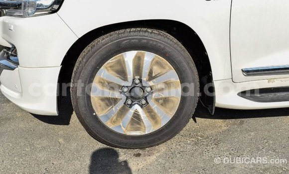 Buy Import Toyota Land Cruiser White Car in Import - Dubai in Arusha Buy Import Toyota Land Cruiser White Car in Import - Dubai in Arusha