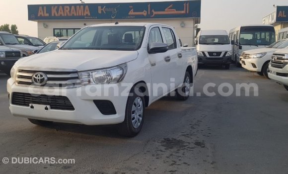 Nunua Imported Toyota Hilux Nyeupe Gari ndani ya Import - Dubai nchini Arusha Nunua Imported Toyota Hilux Nyeupe Gari ndani ya Import - Dubai nchini Arusha
