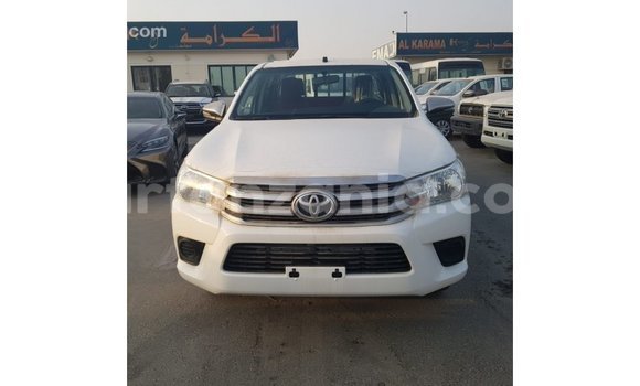 Nunua Imported Toyota Hilux Nyeupe Gari ndani ya Import - Dubai nchini Arusha Nunua Imported Toyota Hilux Nyeupe Gari ndani ya Import - Dubai nchini Arusha