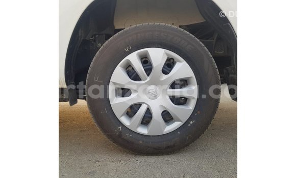 Nunua Imported Toyota Hilux Nyeupe Gari ndani ya Import - Dubai nchini Arusha Nunua Imported Toyota Hilux Nyeupe Gari ndani ya Import - Dubai nchini Arusha