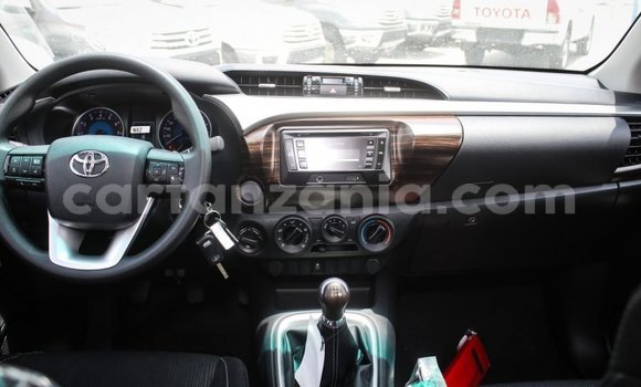 Buy Import Toyota Hilux White Car in Import - Dubai in Arusha Buy Import Toyota Hilux White Car in Import - Dubai in Arusha