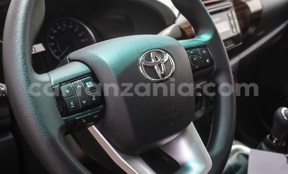 Buy Import Toyota Hilux White Car in Import - Dubai in Arusha Buy Import Toyota Hilux White Car in Import - Dubai in Arusha