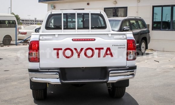Buy Import Toyota Hilux White Car in Import - Dubai in Arusha Buy Import Toyota Hilux White Car in Import - Dubai in Arusha