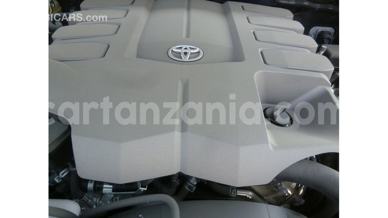 Big with watermark toyota land cruiser arusha import dubai 8814