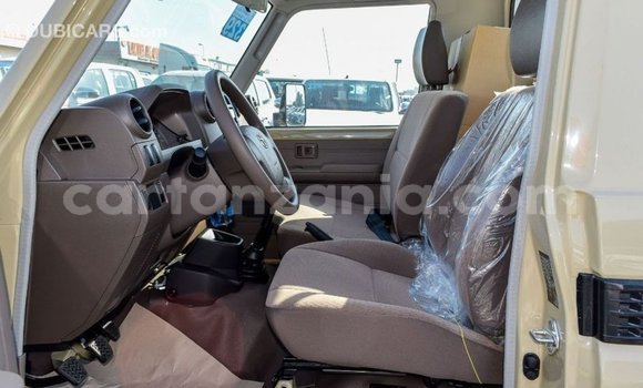 Buy Import Toyota Land Cruiser Beige Car in Import - Dubai in Arusha Buy Import Toyota Land Cruiser Beige Car in Import - Dubai in Arusha