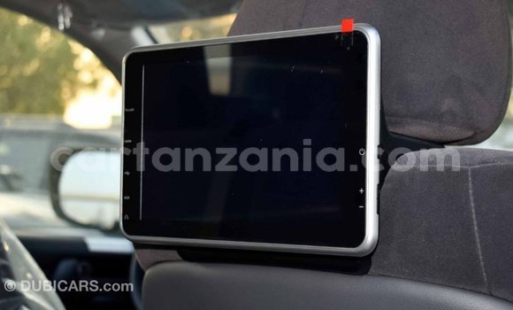 Nunua Imported Toyota Land Cruiser Nyeupe Gari ndani ya Import - Dubai nchini Arusha Nunua Imported Toyota Land Cruiser Nyeupe Gari ndani ya Import - Dubai nchini Arusha