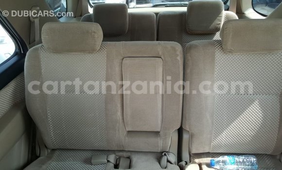 Nunua Imported Toyota Fortuner Nyeupe Gari ndani ya Import - Dubai nchini Arusha Nunua Imported Toyota Fortuner Nyeupe Gari ndani ya Import - Dubai nchini Arusha