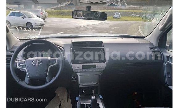 Nunua Imported Toyota Prado Nyeusi Gari ndani ya Import - Dubai nchini Arusha Nunua Imported Toyota Prado Nyeusi Gari ndani ya Import - Dubai nchini Arusha