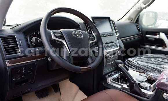Buy Import Toyota Land Cruiser White Car in Import - Dubai in Arusha Buy Import Toyota Land Cruiser White Car in Import - Dubai in Arusha