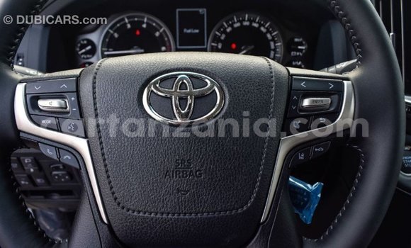 Buy Import Toyota Land Cruiser White Car in Import - Dubai in Arusha Buy Import Toyota Land Cruiser White Car in Import - Dubai in Arusha