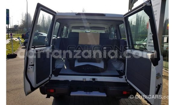 Buy Import Toyota Land Cruiser White Car in Import - Dubai in Arusha Buy Import Toyota Land Cruiser White Car in Import - Dubai in Arusha