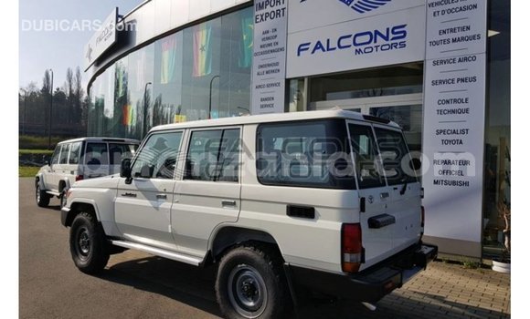 Buy Import Toyota Land Cruiser White Car in Import - Dubai in Arusha Buy Import Toyota Land Cruiser White Car in Import - Dubai in Arusha