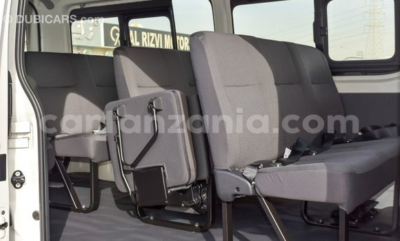 Buy Import Toyota Hiace White Car in Import - Dubai in Arusha Buy Import Toyota Hiace White Car in Import - Dubai in Arusha