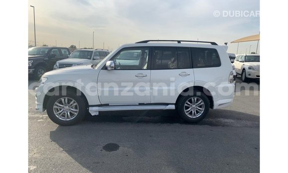 Buy Import Mitsubishi Pajero White Car in Import - Dubai in Arusha Buy Import Mitsubishi Pajero White Car in Import - Dubai in Arusha