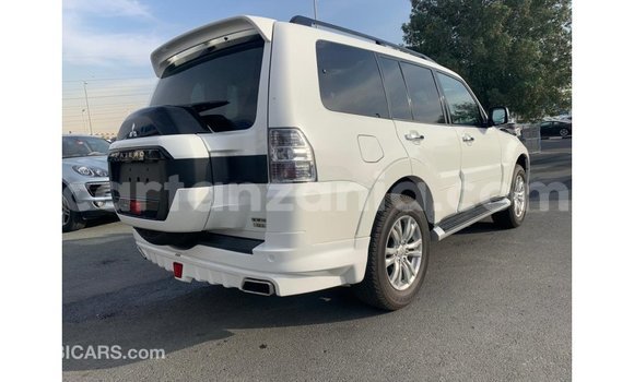 Buy Import Mitsubishi Pajero White Car in Import - Dubai in Arusha Buy Import Mitsubishi Pajero White Car in Import - Dubai in Arusha