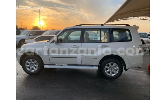 Buy Import Mitsubishi Pajero Black Car in Import - Dubai in Arusha Buy Import Mitsubishi Pajero Black Car in Import - Dubai in Arusha