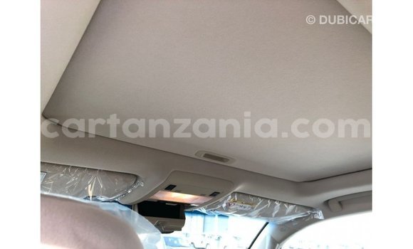 Nunua Imported Toyota Land Cruiser Nyeupe Gari ndani ya Import - Dubai nchini Arusha Nunua Imported Toyota Land Cruiser Nyeupe Gari ndani ya Import - Dubai nchini Arusha