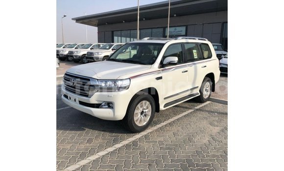 Nunua Imported Toyota Land Cruiser Nyeupe Gari ndani ya Import - Dubai nchini Arusha Nunua Imported Toyota Land Cruiser Nyeupe Gari ndani ya Import - Dubai nchini Arusha