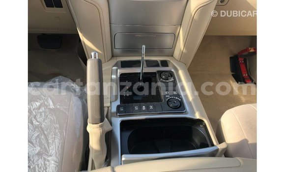 Nunua Imported Toyota Land Cruiser Nyeupe Gari ndani ya Import - Dubai nchini Arusha Nunua Imported Toyota Land Cruiser Nyeupe Gari ndani ya Import - Dubai nchini Arusha