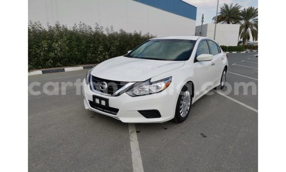 Nunua Imported Nissan Altima Nyeupe Gari ndani ya Import - Dubai nchini Arusha Nunua Imported Nissan Altima Nyeupe Gari ndani ya Import - Dubai nchini Arusha