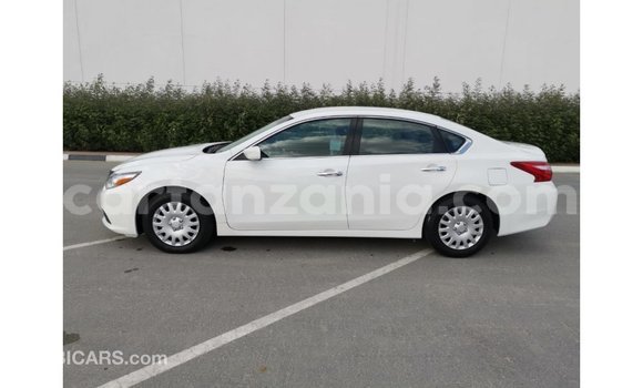 Nunua Imported Nissan Altima Nyeupe Gari ndani ya Import - Dubai nchini Arusha Nunua Imported Nissan Altima Nyeupe Gari ndani ya Import - Dubai nchini Arusha