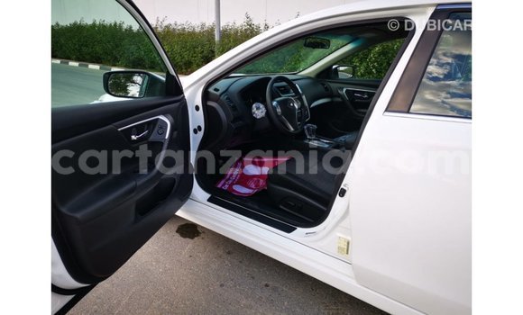 Nunua Imported Nissan Altima Nyeupe Gari ndani ya Import - Dubai nchini Arusha Nunua Imported Nissan Altima Nyeupe Gari ndani ya Import - Dubai nchini Arusha