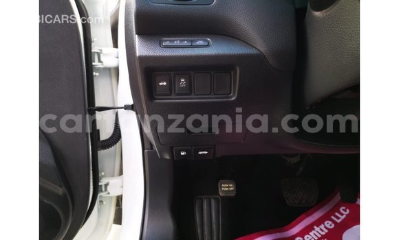 Nunua Imported Nissan Altima Nyeupe Gari ndani ya Import - Dubai nchini Arusha Nunua Imported Nissan Altima Nyeupe Gari ndani ya Import - Dubai nchini Arusha