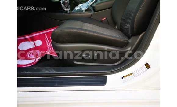 Nunua Imported Nissan Altima Nyeupe Gari ndani ya Import - Dubai nchini Arusha Nunua Imported Nissan Altima Nyeupe Gari ndani ya Import - Dubai nchini Arusha