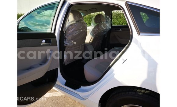 Nunua Imported Hyundai Sonata Nyeupe Gari ndani ya Import - Dubai nchini Arusha Nunua Imported Hyundai Sonata Nyeupe Gari ndani ya Import - Dubai nchini Arusha