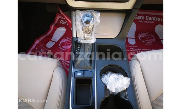 Nunua Imported Hyundai Sonata Nyeupe Gari ndani ya Import - Dubai nchini Arusha Nunua Imported Hyundai Sonata Nyeupe Gari ndani ya Import - Dubai nchini Arusha