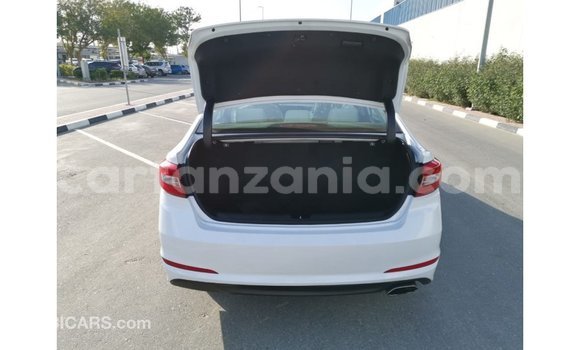 Nunua Imported Hyundai Sonata Nyeupe Gari ndani ya Import - Dubai nchini Arusha Nunua Imported Hyundai Sonata Nyeupe Gari ndani ya Import - Dubai nchini Arusha