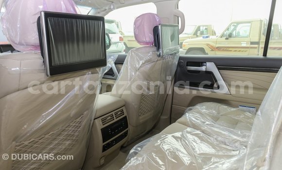Nunua Imported Toyota Land Cruiser Nyeusi Gari ndani ya Import - Dubai nchini Arusha Nunua Imported Toyota Land Cruiser Nyeusi Gari ndani ya Import - Dubai nchini Arusha