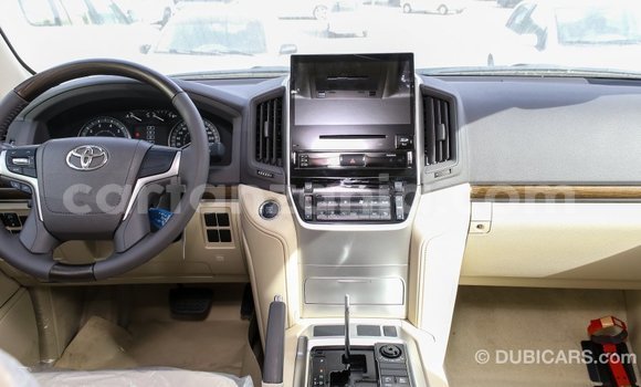 Nunua Imported Toyota Land Cruiser Nyeupe Gari ndani ya Import - Dubai nchini Arusha Nunua Imported Toyota Land Cruiser Nyeupe Gari ndani ya Import - Dubai nchini Arusha