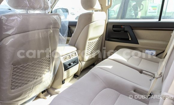 Nunua Imported Toyota Land Cruiser Nyeupe Gari ndani ya Import - Dubai nchini Arusha Nunua Imported Toyota Land Cruiser Nyeupe Gari ndani ya Import - Dubai nchini Arusha