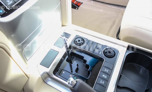 Nunua Imported Toyota Land Cruiser Nyeupe Gari ndani ya Import - Dubai nchini Arusha Nunua Imported Toyota Land Cruiser Nyeupe Gari ndani ya Import - Dubai nchini Arusha