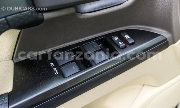 Nunua Imported Toyota Land Cruiser Nyeupe Gari ndani ya Import - Dubai nchini Arusha Nunua Imported Toyota Land Cruiser Nyeupe Gari ndani ya Import - Dubai nchini Arusha