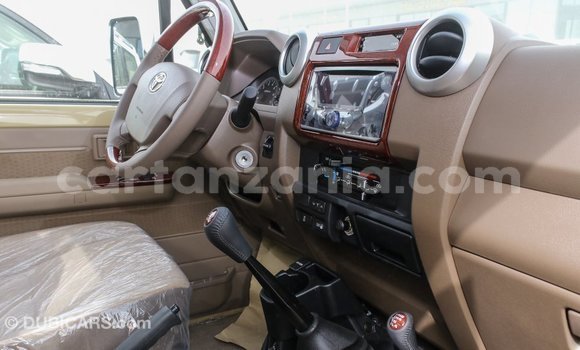Nunua Imported Toyota Land Cruiser Beige Gari ndani ya Import - Dubai nchini Arusha Nunua Imported Toyota Land Cruiser Beige Gari ndani ya Import - Dubai nchini Arusha
