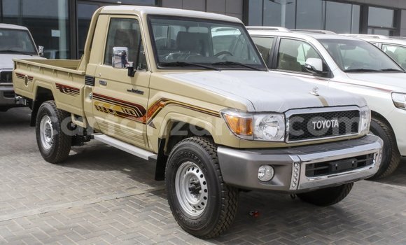 Nunua Imported Toyota Land Cruiser Beige Gari ndani ya Import - Dubai nchini Arusha Nunua Imported Toyota Land Cruiser Beige Gari ndani ya Import - Dubai nchini Arusha