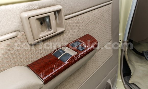 Nunua Imported Toyota Land Cruiser Beige Gari ndani ya Import - Dubai nchini Arusha Nunua Imported Toyota Land Cruiser Beige Gari ndani ya Import - Dubai nchini Arusha