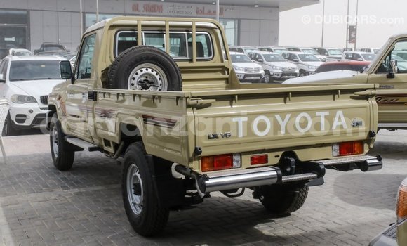 Nunua Imported Toyota Land Cruiser Beige Gari ndani ya Import - Dubai nchini Arusha Nunua Imported Toyota Land Cruiser Beige Gari ndani ya Import - Dubai nchini Arusha