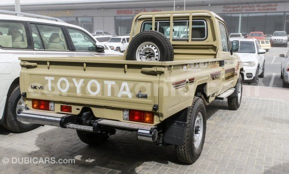 Nunua Imported Toyota Land Cruiser Beige Gari ndani ya Import - Dubai nchini Arusha Nunua Imported Toyota Land Cruiser Beige Gari ndani ya Import - Dubai nchini Arusha