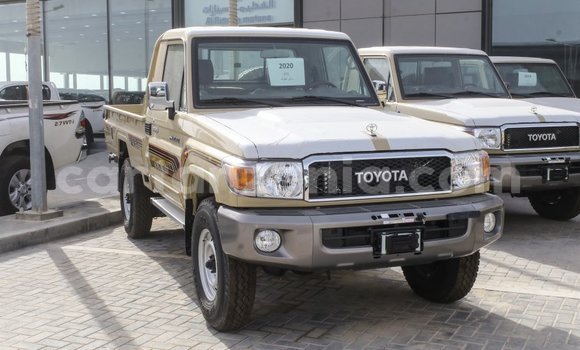 Nunua Imported Toyota Land Cruiser Beige Gari ndani ya Import - Dubai nchini Arusha Nunua Imported Toyota Land Cruiser Beige Gari ndani ya Import - Dubai nchini Arusha