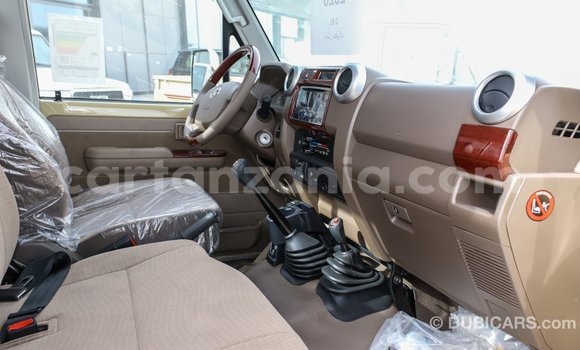 Nunua Imported Toyota Land Cruiser Beige Gari ndani ya Import - Dubai nchini Arusha Nunua Imported Toyota Land Cruiser Beige Gari ndani ya Import - Dubai nchini Arusha