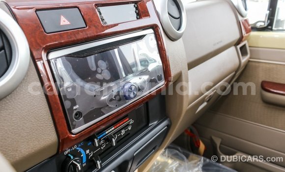 Nunua Imported Toyota Land Cruiser Beige Gari ndani ya Import - Dubai nchini Arusha Nunua Imported Toyota Land Cruiser Beige Gari ndani ya Import - Dubai nchini Arusha