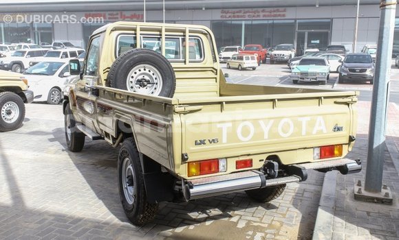 Nunua Imported Toyota Land Cruiser Beige Gari ndani ya Import - Dubai nchini Arusha Nunua Imported Toyota Land Cruiser Beige Gari ndani ya Import - Dubai nchini Arusha