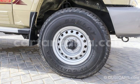 Nunua Imported Toyota Land Cruiser Beige Gari ndani ya Import - Dubai nchini Arusha Nunua Imported Toyota Land Cruiser Beige Gari ndani ya Import - Dubai nchini Arusha