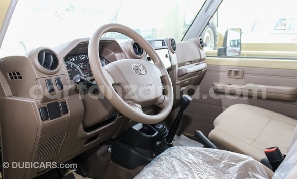 Nunua Imported Toyota Land Cruiser Beige Gari ndani ya Import - Dubai nchini Arusha Nunua Imported Toyota Land Cruiser Beige Gari ndani ya Import - Dubai nchini Arusha