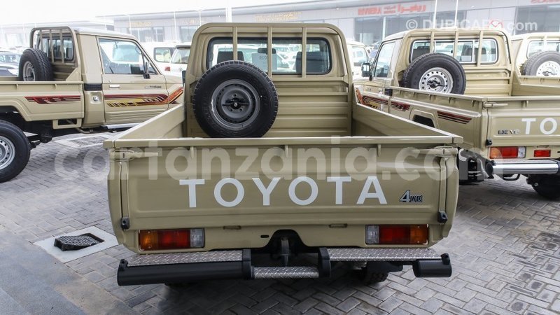 Big with watermark toyota land cruiser arusha import dubai 8860