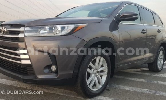 Buy Import Toyota Highlander Other Car in Import - Dubai in Arusha Buy Import Toyota Highlander Other Car in Import - Dubai in Arusha