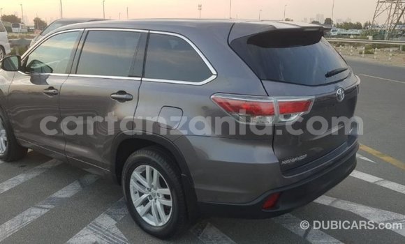 Buy Import Toyota Highlander Other Car in Import - Dubai in Arusha Buy Import Toyota Highlander Other Car in Import - Dubai in Arusha